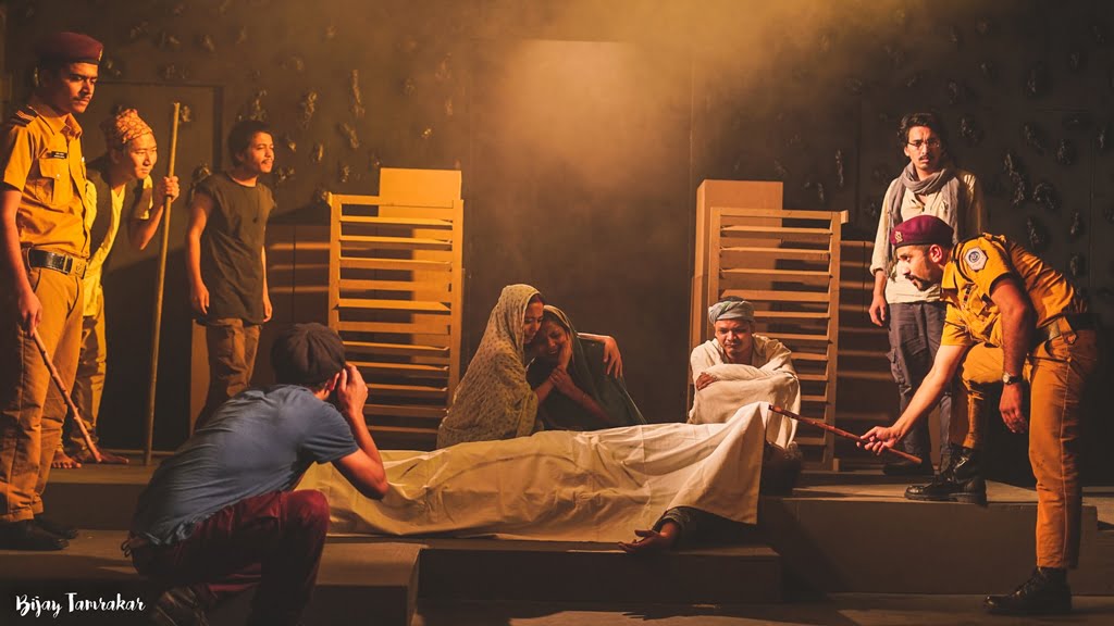 मण्डला थिएटरको नाटक "महाभोज" बिराटनगरमा मञ्चन हुने 1 मण्डला थिएटरको नाटक "महाभोज" बिराटनगरमा मञ्चन हुने 1